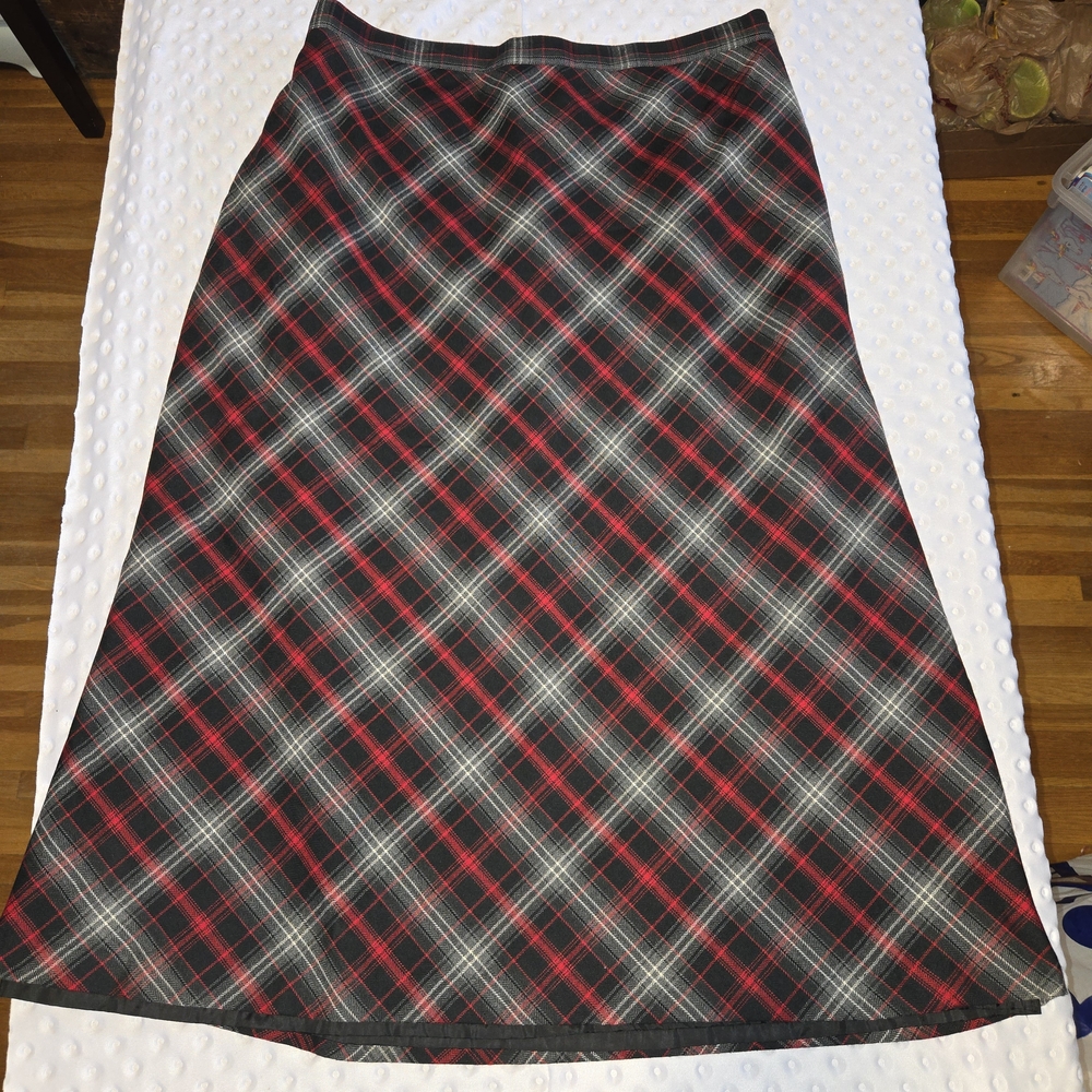Sag Harbor‎ Red and Black Plaid A-Line Midi Skirt